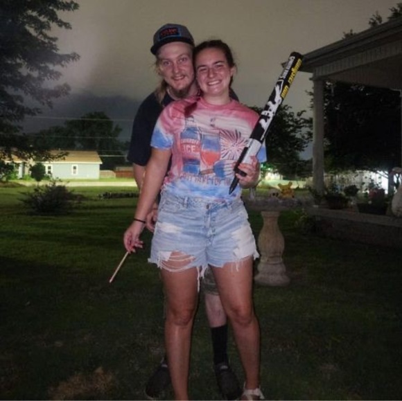 Meet your Posher, Ali - Picture 1 of 1